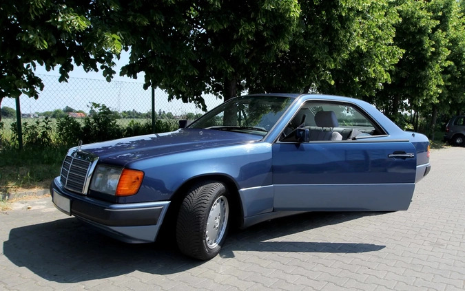 Mercedes-Benz W124 (1984-1993) cena 45000 przebieg: 126000, rok produkcji 1990 z Suchedniów małe 466